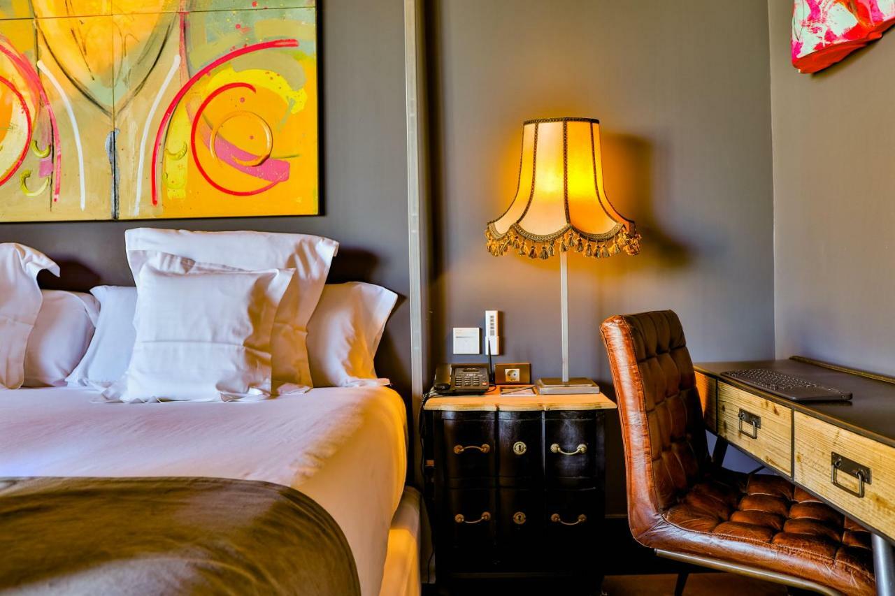 Hotel Lobby Seville Exterior photo A bedroom at the Hotel Indigo