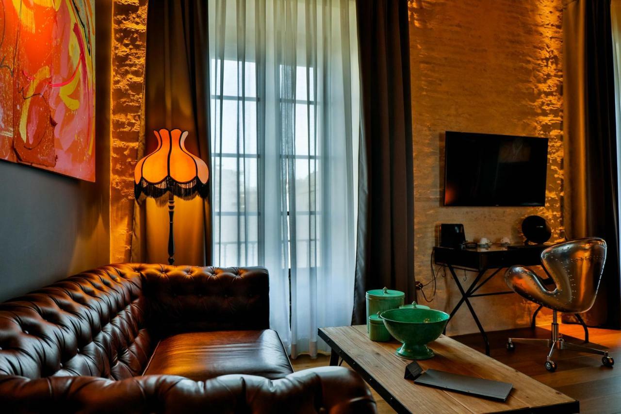 Hotel Lobby Seville Exterior photo A living room in a typical apartment